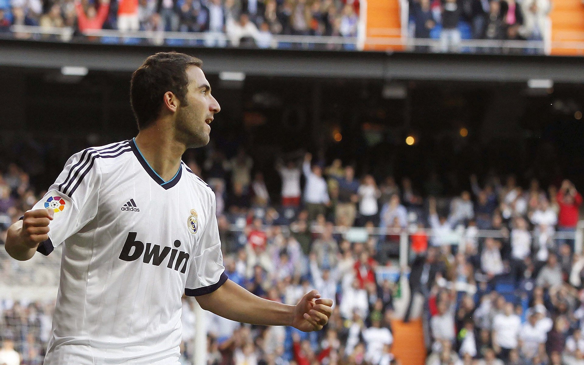 _赛场边缘：运动员的趣味小插曲_，赛场上运动员之歌